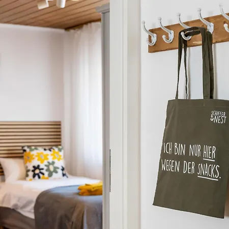 Grosszuegige Wohnung, 1 Min Zum Hafen