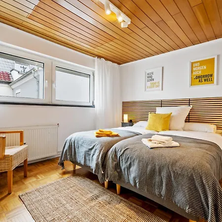 Grosszuegige Wohnung, 1 Min Zum Hafen アパート