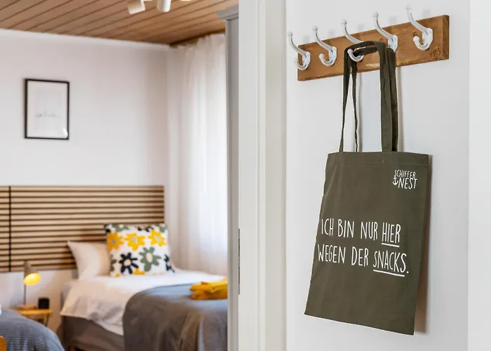 Grosszuegige Wohnung, 1 Min Zum Hafen