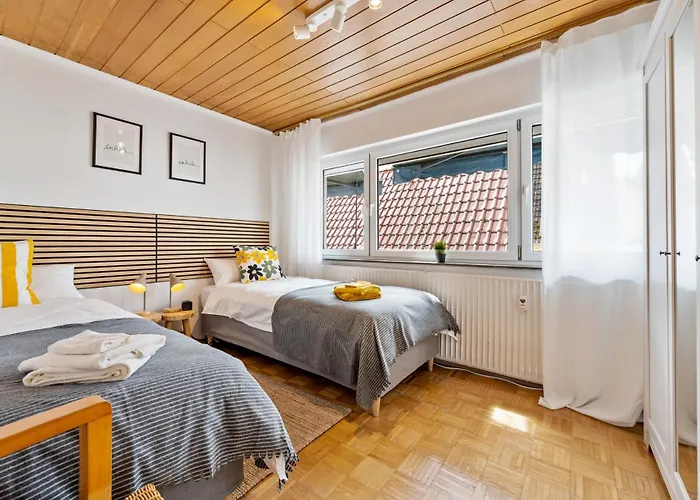 Grosszuegige Wohnung, 1 Min Zum Hafen * Wiesbaden