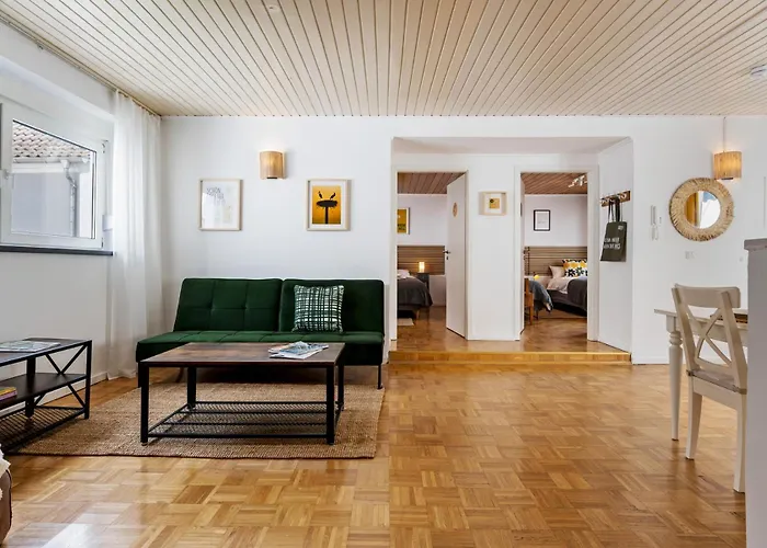 Grosszuegige Wohnung, 1 Min Zum Hafen Appartamento *