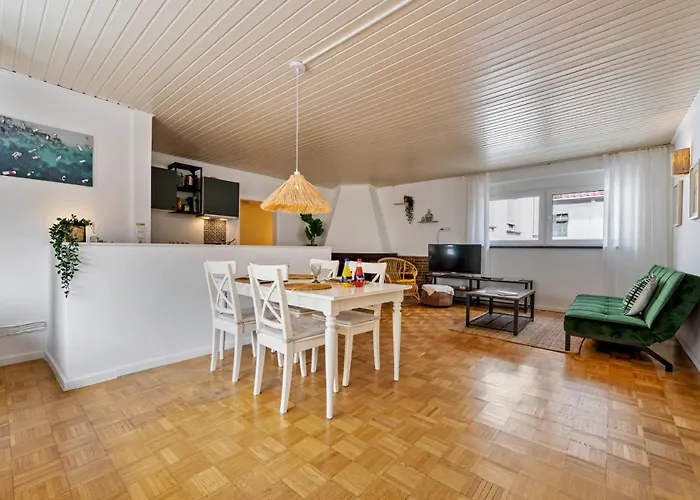 Grosszuegige Wohnung, 1 Min Zum Hafen Appartamento *