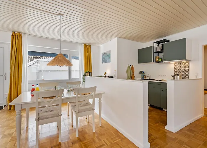 Appartamento Grosszuegige Wohnung, 1 Min Zum Hafen *